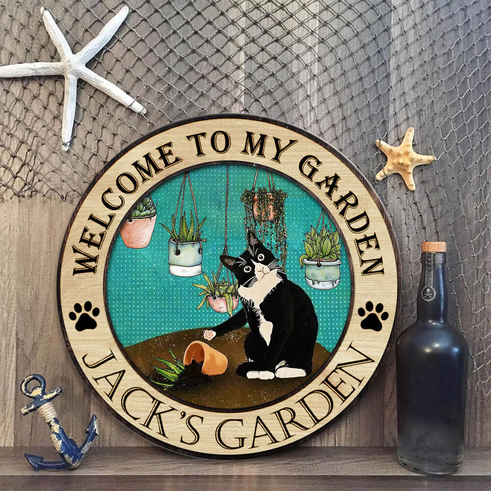 MeMate Personalized Garden Wooden Signs Outdoor with Cat - Custom Name Round Rustic Wood Printed Plaque for Garden Decor and Accessories, Backyard, Farmhouse, Family Friends