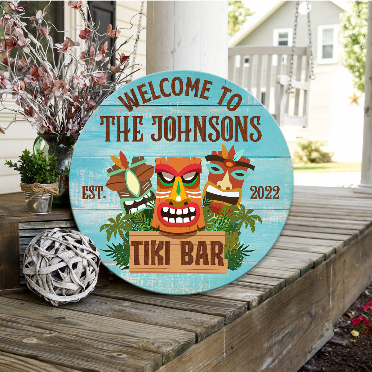 MeMate Tiki Bar Sign – Personalized Wooden Name Sign for Backyard, Patio, Tiki Lounge Decors, Beach Bar, Party Decorations – Custom Name Rustic Round Printed Wood Signs Wall Hanging Decorative