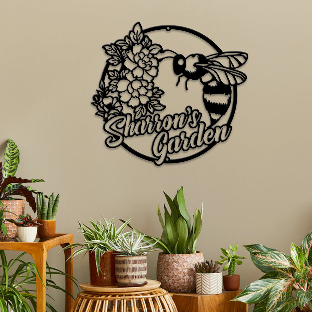 MeMate Personalized Metal Sign Bee, Custom Garden Metal Signs Outdoor Décor, 8" - 24" Garden Signs Metal, Bee Farm Sign, Bee Flowers Garden Signs to Personalize, Shed Shed Sign, Rustic Plaque