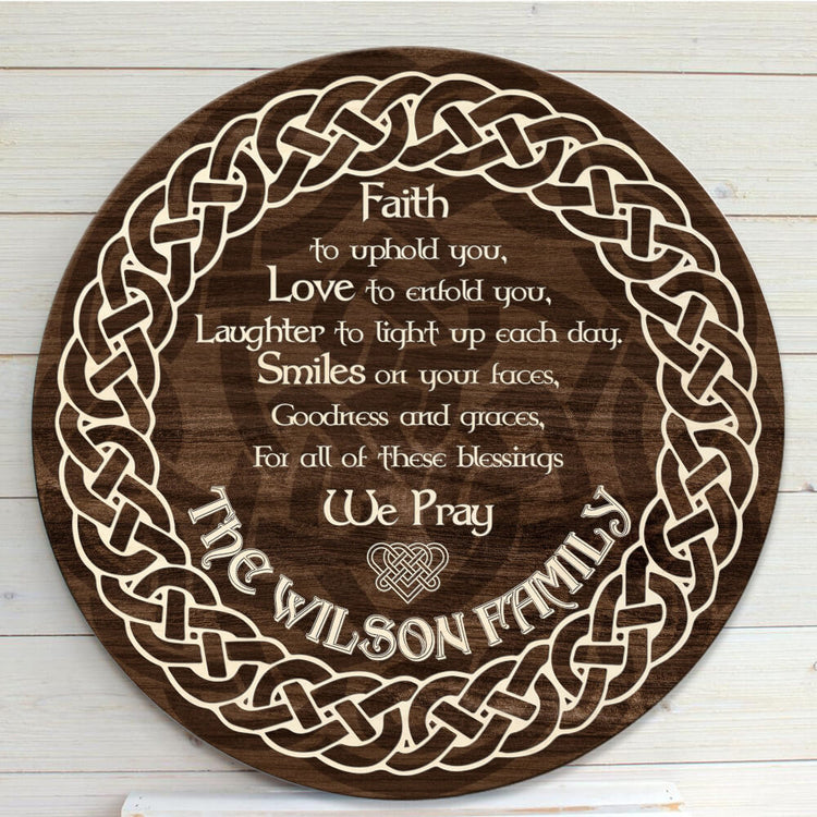 MeMate Personalized Wooden Name Signs for Irish Family - Blessing Custom Family Name Round Printed Wood Sign Wall Hanging for Living Room, Table, Porch on St Patrick's Day