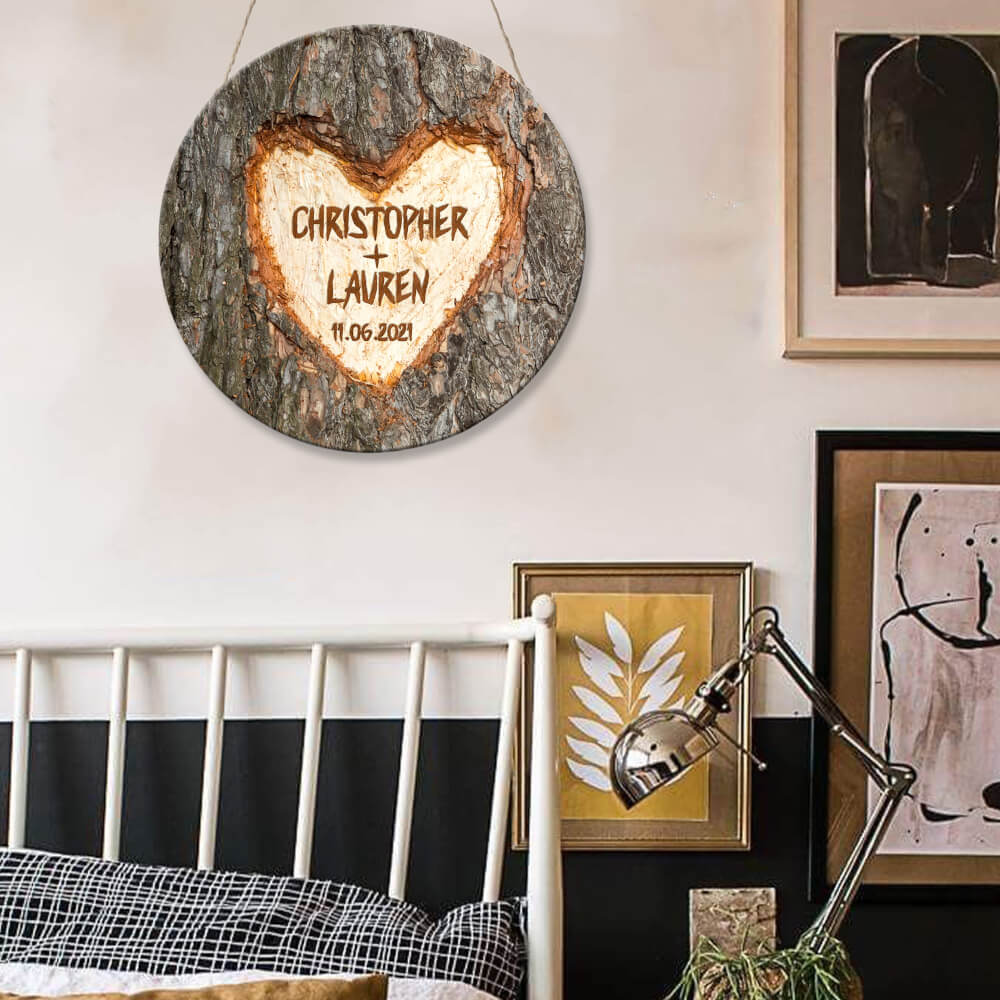MeMate Custom Couple Name Anniversary Date Printed Wooden Sign Hanging Wall Decor - Personalized Signs for Couple - Tree Round Rustic Wood Plaque Accessories for Couples, Newlyweds, Valentines Day